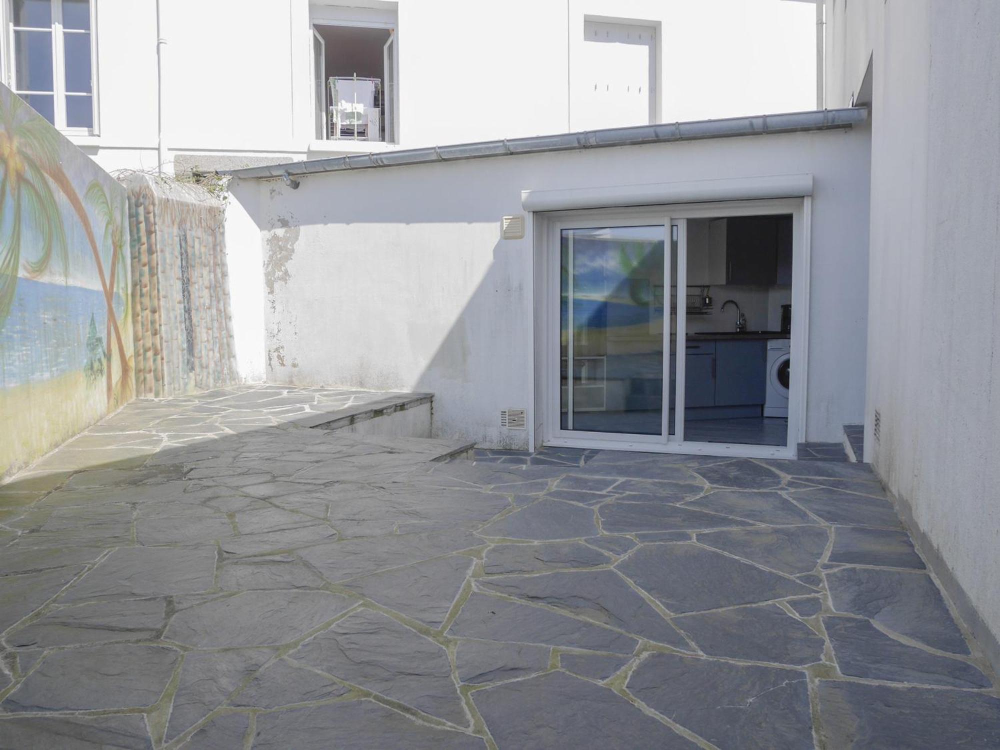 Appartement Renove En Plein Centre De Palais Avec Cour Ensoleillee, Proche Du Port, Animaux Acceptes - Fr-1-418-222 Buitenkant foto